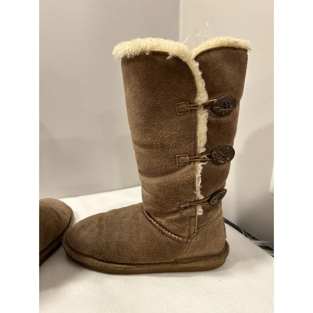 BEARPAW Lauren Tall Women's Size 7 Brown Toggle Button Sheepskin Boot